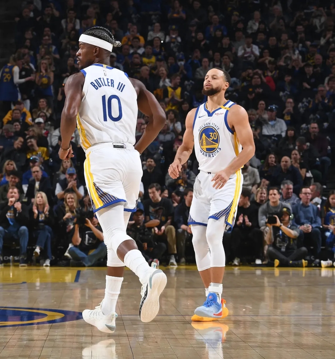 爱游戏官方入口-快船血洗76人，库里三分雨点燃全场