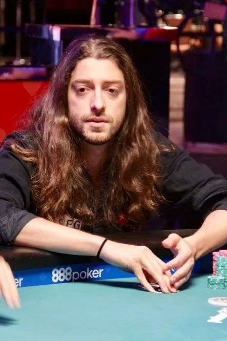 关于全球热议!田径场外八卦引关注的信息 关于全球热议!田径场外八卦引关注的信息