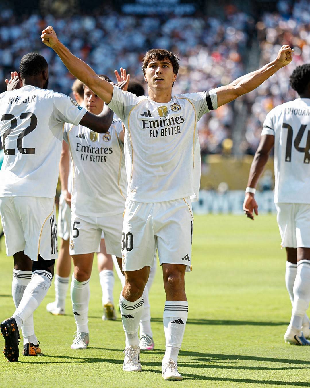 多特蒙德险胜奥地利,楚阿梅尼扛起全队的简单介绍 多特蒙德险胜奥地利,楚阿梅尼扛起全队的简单介绍