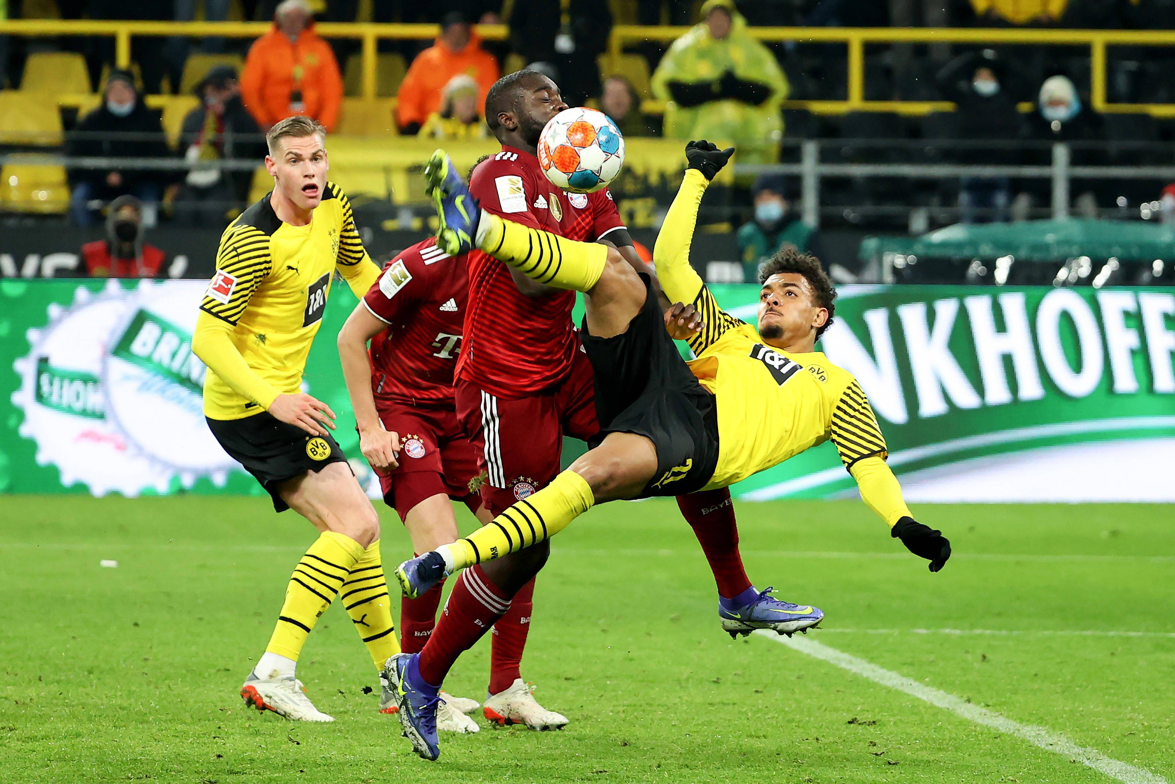 那不勒斯横扫多特蒙德，穆勒统治全场