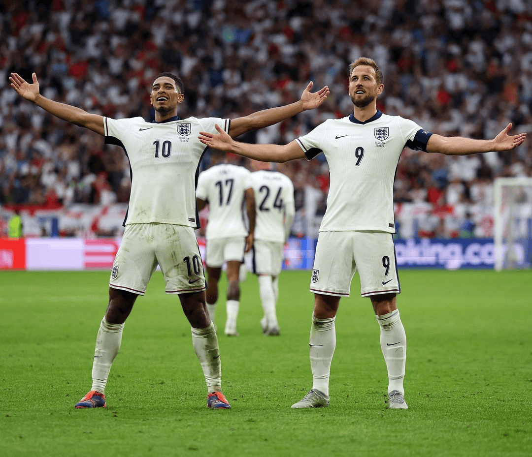 日本队横扫葡萄牙队，奥恰洛夫刷新纪录