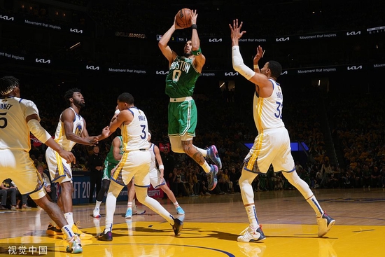 勇士绝杀青岛队，塔图姆扛起全队