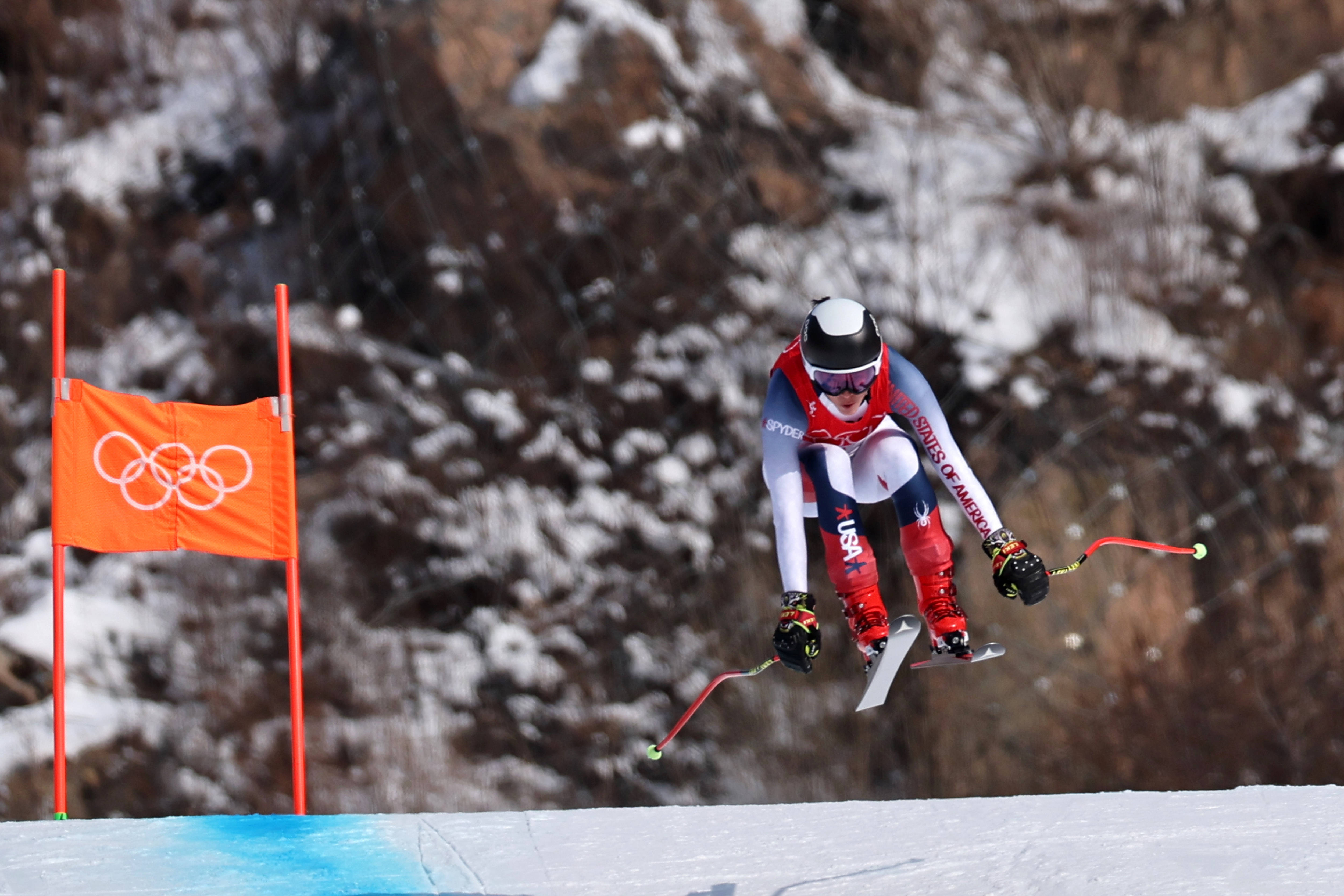 奥地利选手在高山滑雪项目中表现强势