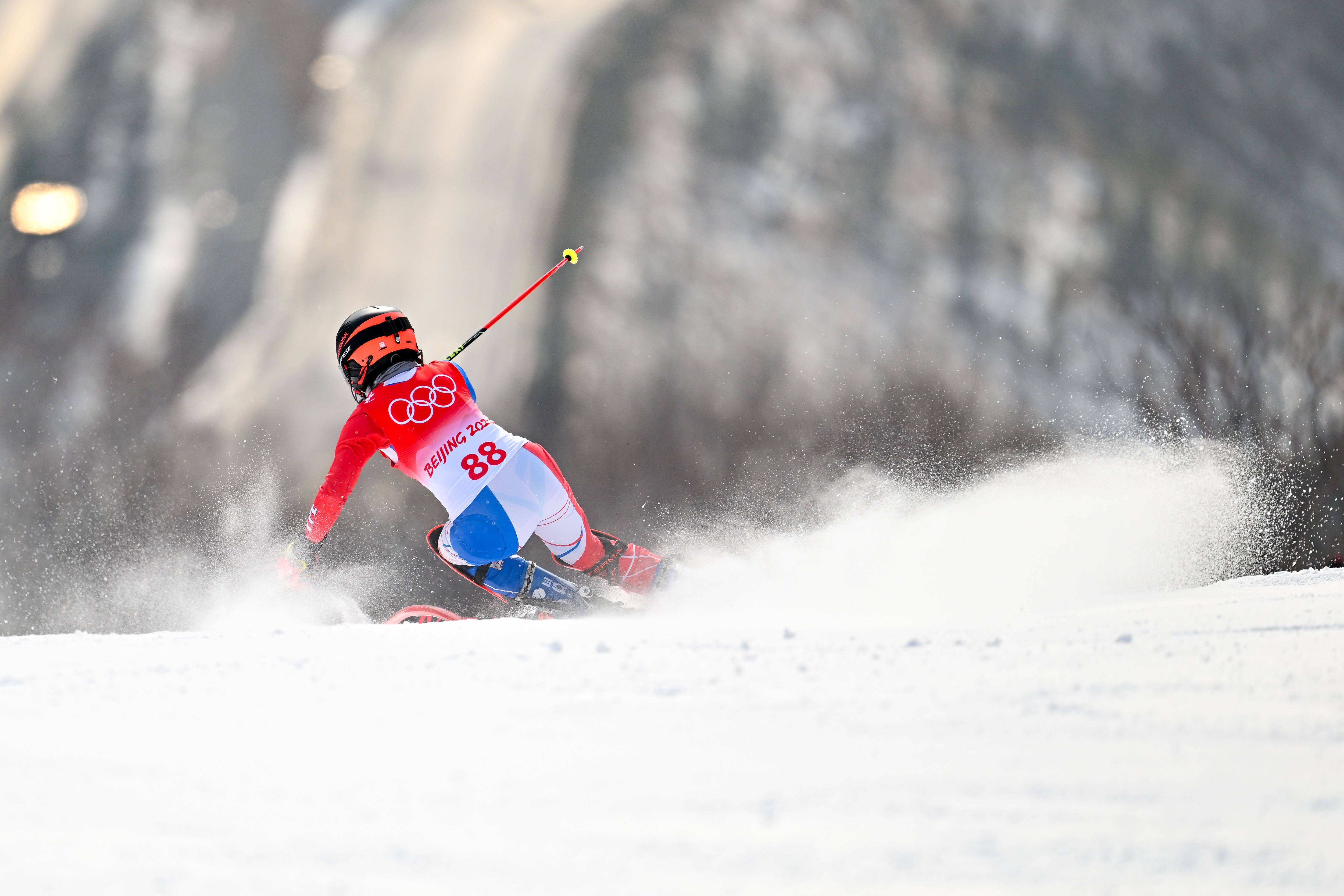 奥地利选手在高山滑雪项目中表现强势