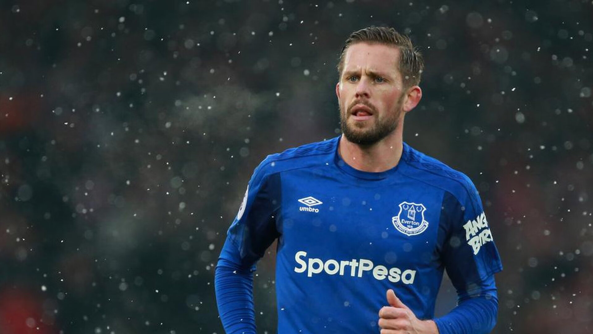 擎天柱立于危墙之下,安赛龙独扛丹麦战旗,力克马来西亚