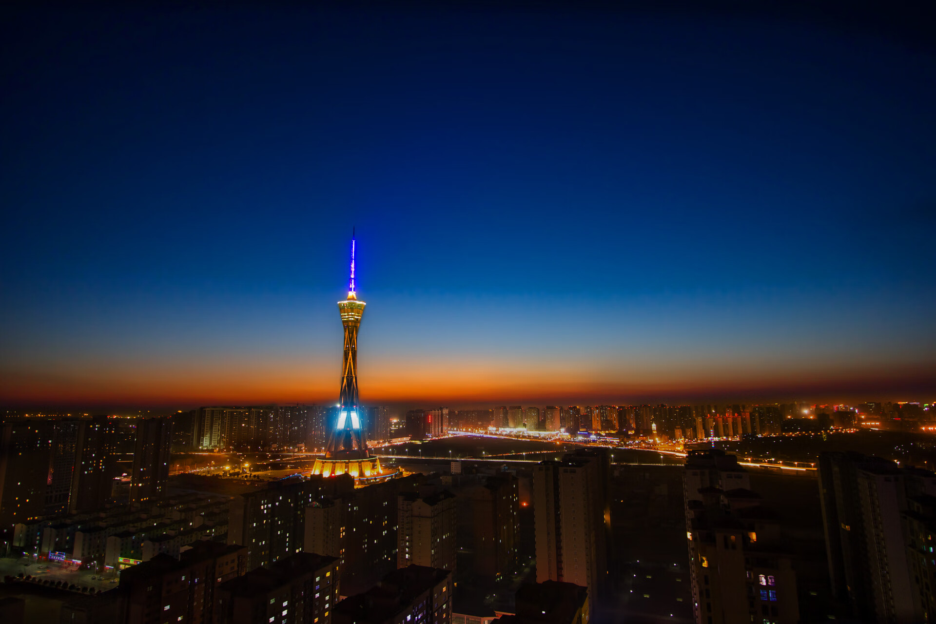 2026世界杯E组暗战，登贝莱引领快速反击，波兰锋线撕裂泰国防线